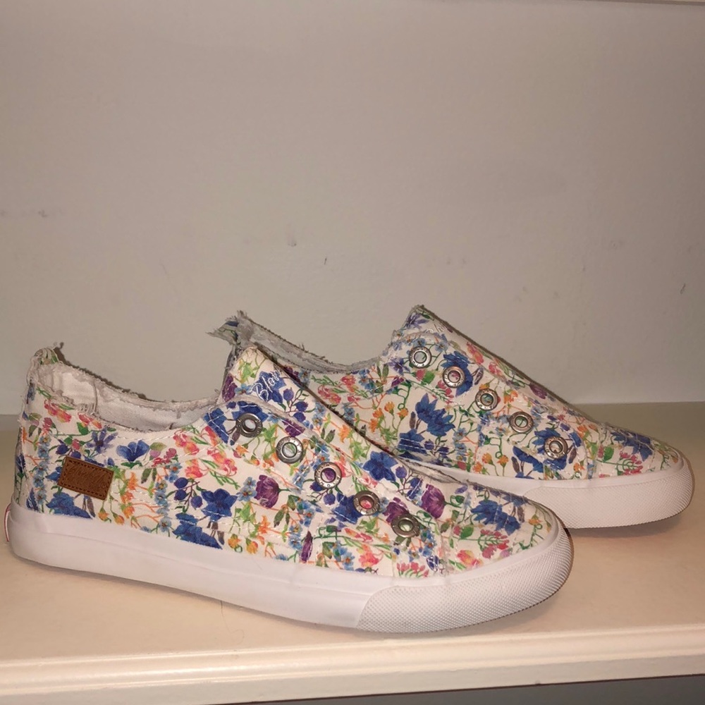 Kids blowfish Malibu floral sneakers brand new